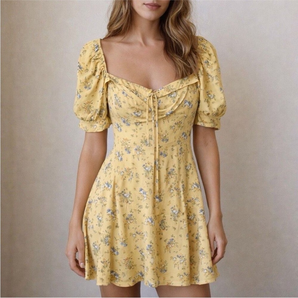 Reformation sz 4 Lillet Floral Dress Mini Smocked Stretch Back Puff Sleeves